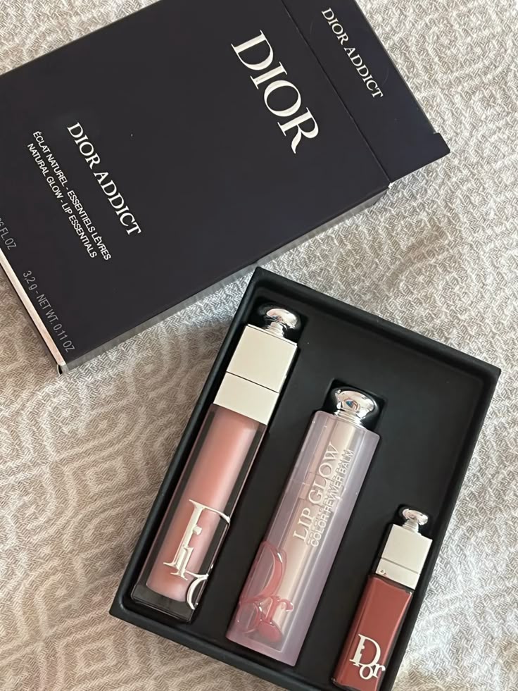 DIOR 3 IN I BULLET LIPSTICK -MATTE, SATIN AND VELVET-3 Finishes