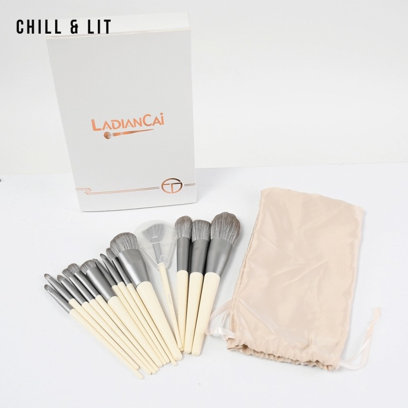 LADIANCAI 13-PIECE MAKEUP BRUSH SET WITH POUCH